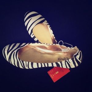 Mossimo zebra print flats