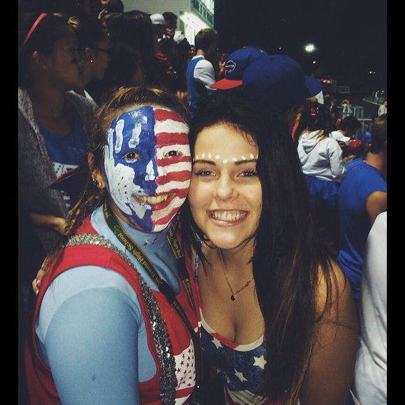 Meet your Posher, Carly - Picture 1 of 1