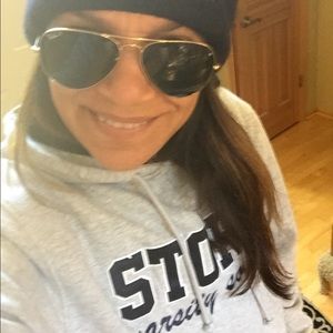 Meet your Posher, Laurie