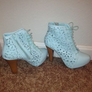 Stunning Light blue/ green bootie heels