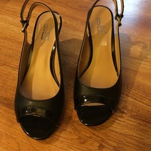 9 & Co sling back black wedge heels