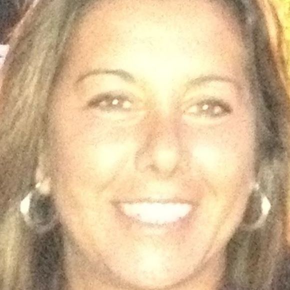 Meet your Posher, Adrienne