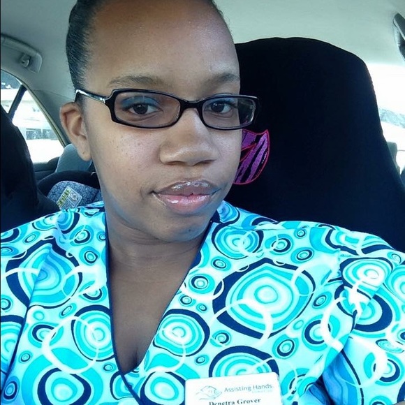 Meet your Posher, Denetra - Picture 1 of 1