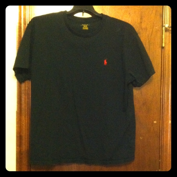 Black short-sleeve Ralph Lauren t-shirt