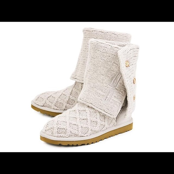 Cream knit uggs