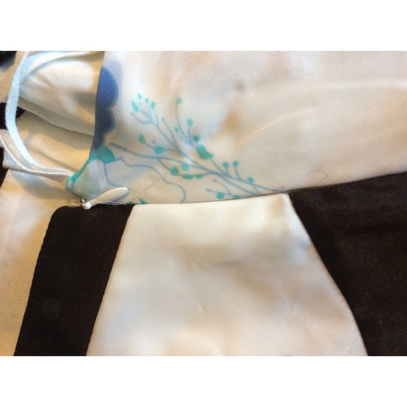 Spring dress - Picture 3 of 3