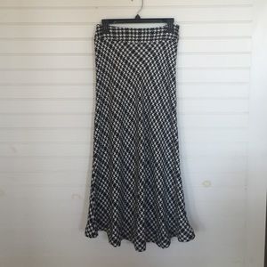 Long black and white houndstooth plaid skirt