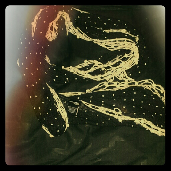 Black and white polka dot crochet scarf