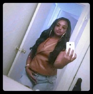 Meet your Posher, Shania