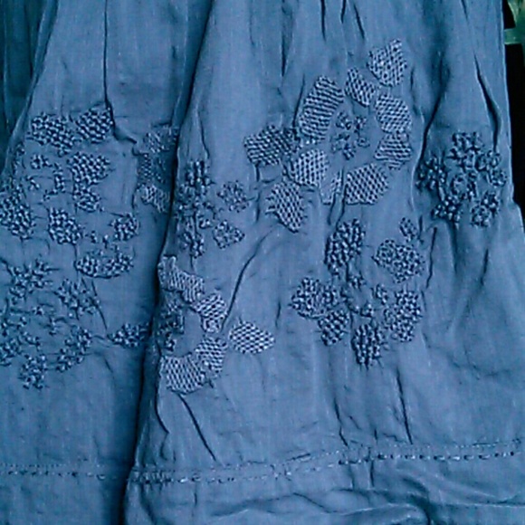 🎉SALE!!🎉AE floral embroidered skirt - Picture 2 of 4