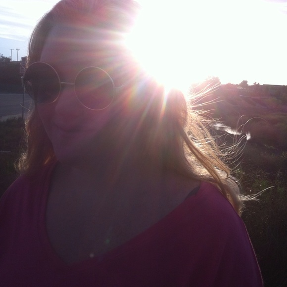 Meet your Posher, Ariana - Picture 1 of 1