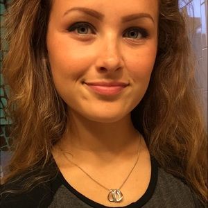 Meet your Posher, Hope