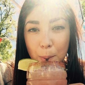 Meet your Posher, Lana