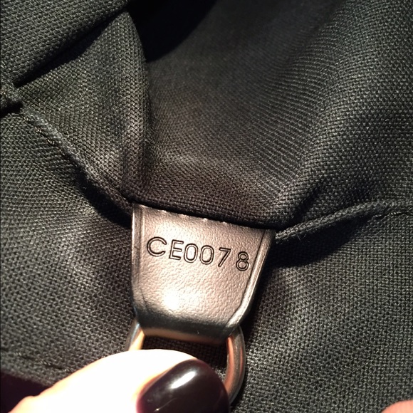 SOLD! Louis Vuitton black Viktor messenger. - Picture 2 of 4