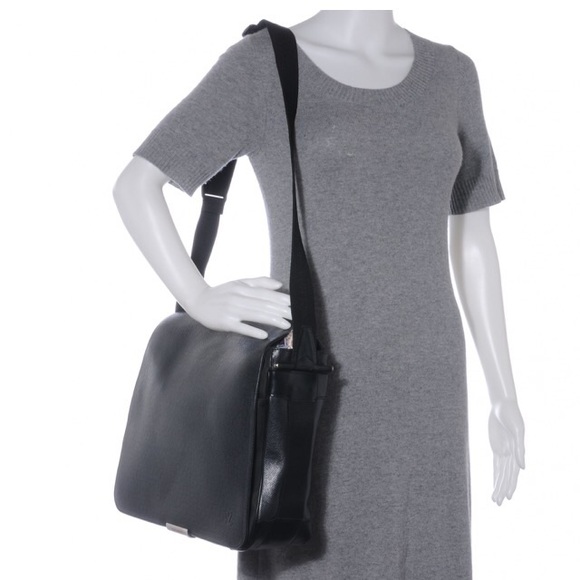 Louis Vuitton Handbags - SOLD! Louis Vuitton black Viktor messenger.