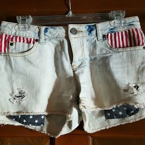 Juniors USA shorts