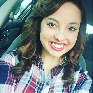 Meet your Posher, Katelyn