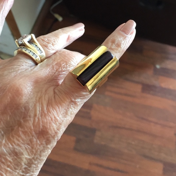 TORY BURCH AUTHENTIC  GOLD RING