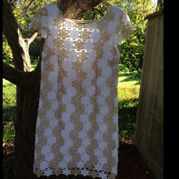 White and gold Lilly Pulitzer