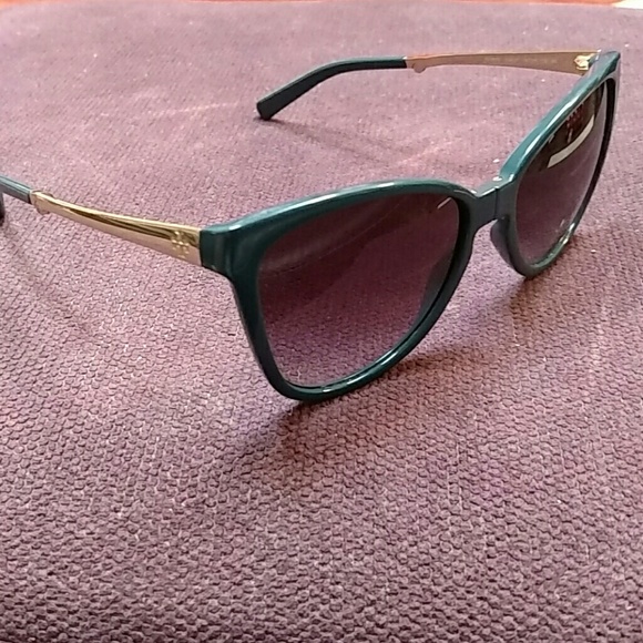 tory burch foldable sunglasses