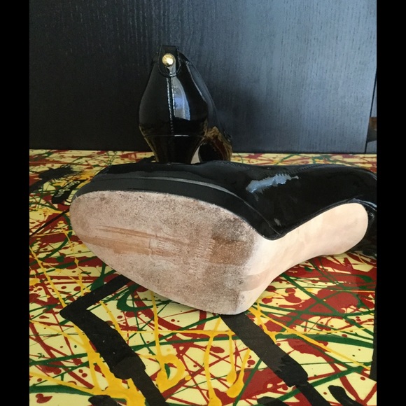 Stuart Weitzman patent pumps - Picture 2 of 6