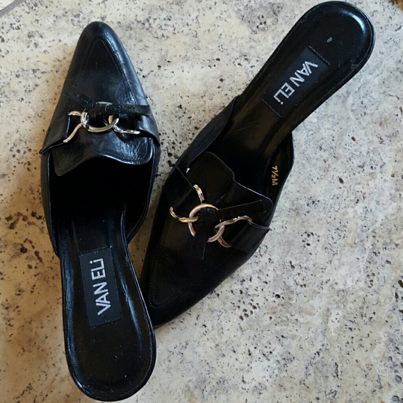 Van Eli Shoes - ⛔️CLEARANCE⛔️ Van Eli Point Toed Pumps