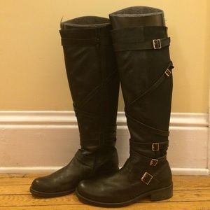 🎉FLASH SALE🎉 Miz Mooz leather black boots