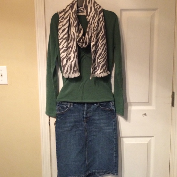 Neiman Marcus 100% Cashmere sweater
