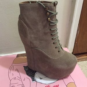 Jeffrey Campbell , Damsel boots
