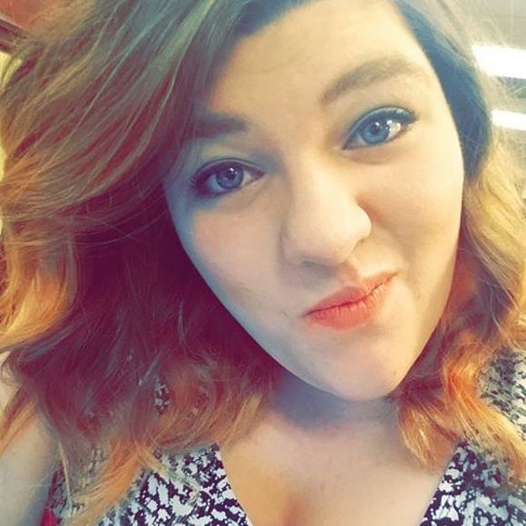 Meet your Posher, Alicia
