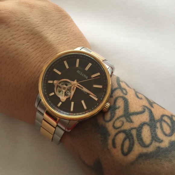 Bulova mechanical winding watch - Picture 1 of 3