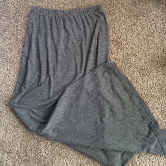 Brandy Melville Dresses & Skirts - Brandy Melville Maxi grey skirt
