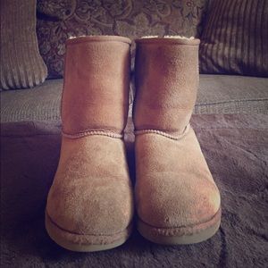 Girls chestnut UGGs