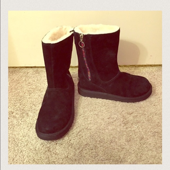 Black Ugg Boots - Picture 4 of 4