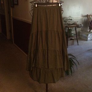 High low army green old navy skirt.