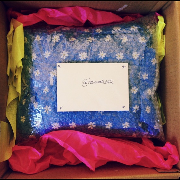 SHIPPING NOW! FOR @HANNAHCATE