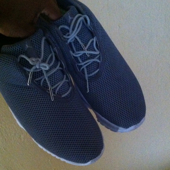 JORDAN FUTURE MAN 11s - Picture 2 of 4