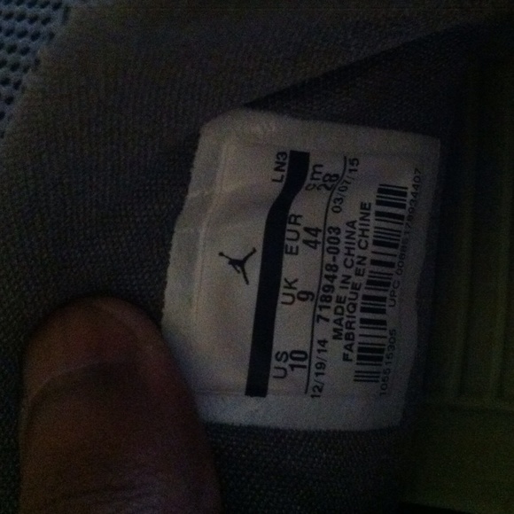 JORDAN FUTURE MAN 11s - Picture 4 of 4
