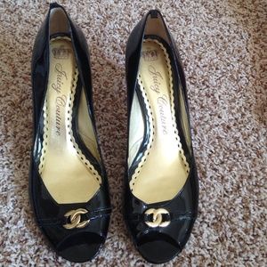Juicy couture black pumps size 10