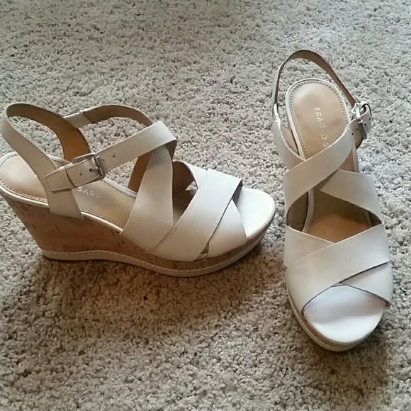 Wedged sandals