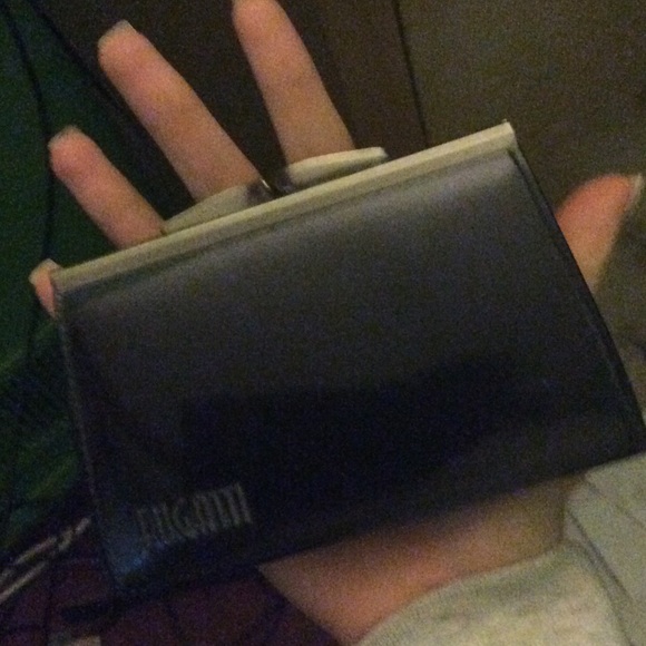 wallet - Picture 3 of 3