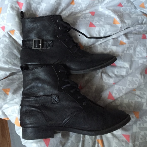 Nollie Shoes - Black combat boots