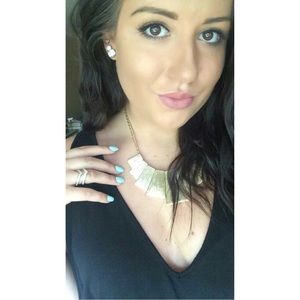 Meet your Posher, Melanie