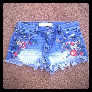 Abercrombie side embroidered shorts sz 0