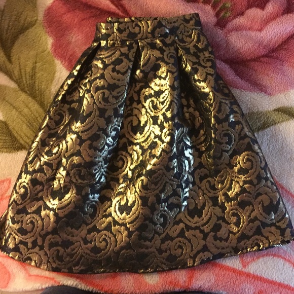 Skirt - Picture 3 of 3