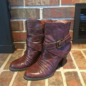 Bass brown booties with buckle