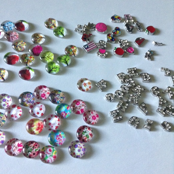 Customized Rhinestones Magnetic Floating Locket. - Picture 4 of 4