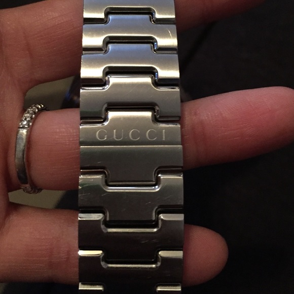 Men's Gucci sport watch - Picture 2 of 4