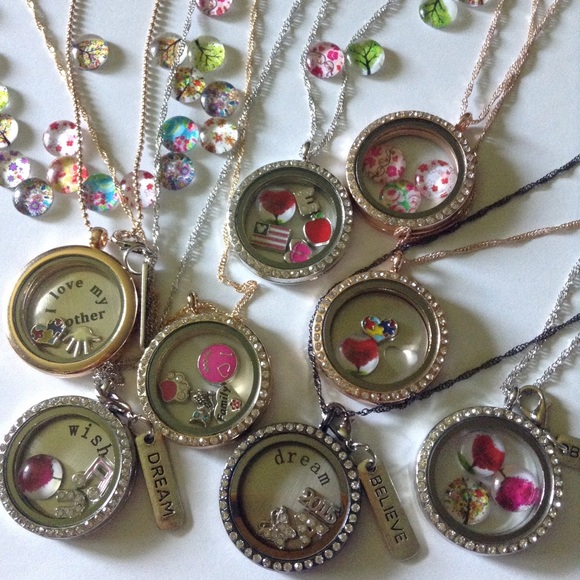 Customized Rhinestones Magnetic Floating Locket. - Picture 2 of 4