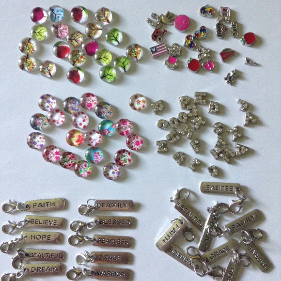 Customized Rhinestones Magnetic Floating Locket. - Picture 3 of 4